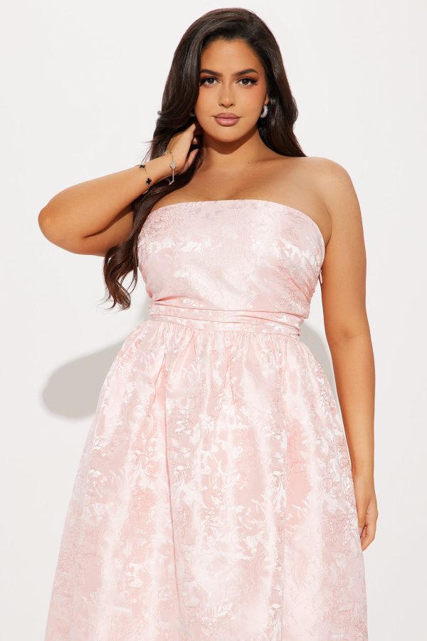 Honorable Mention Jacquard Midi Dress - Pink - Image 5