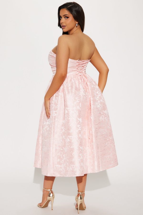 Honorable Mention Jacquard Midi Dress - Pink - Image 6