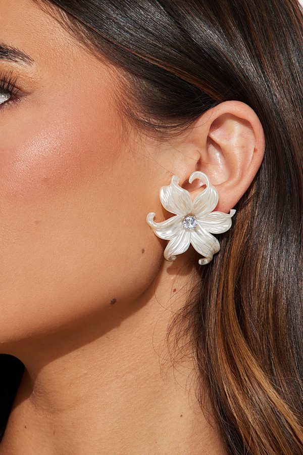 Lucky Lilly Earrings - Ivory