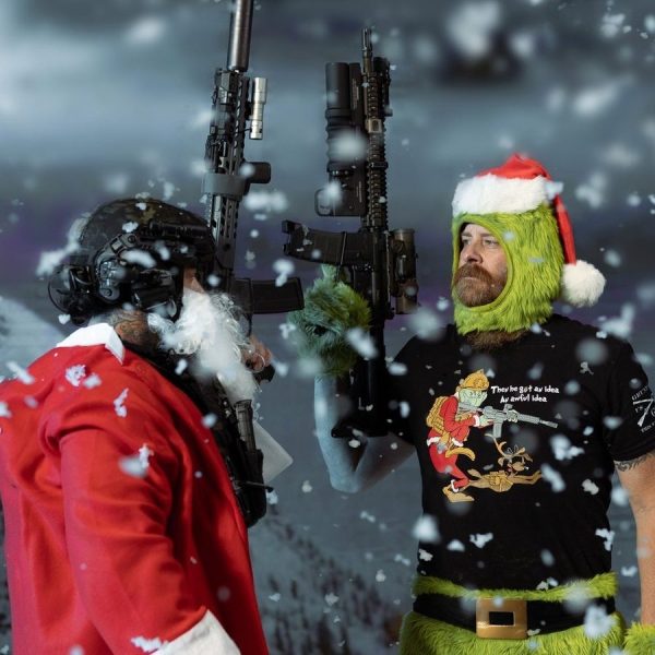 Operator Grinch T-Shirt - Black - Image 3