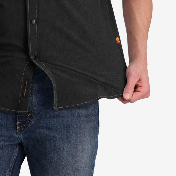 Men's Enduro Solid Black Tech Shirt - Image 5